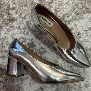 Matt & Nat silver vegan leather shoes size 8 women’s